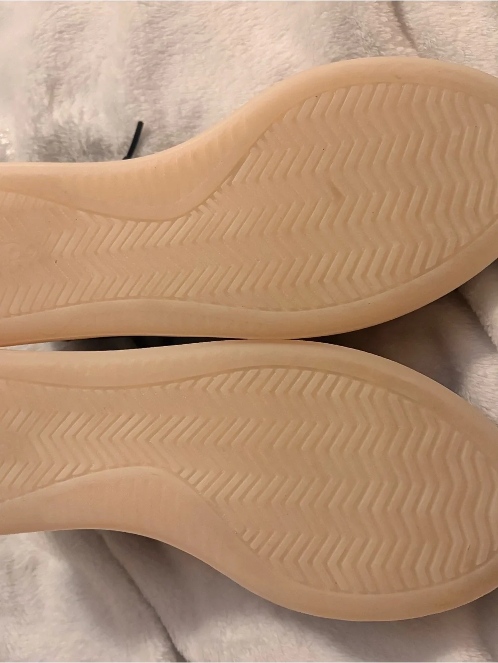 Adidas Black & White Barreda w/Icy Gum Bottom 6.5Youth / 7.5Women - NWOT